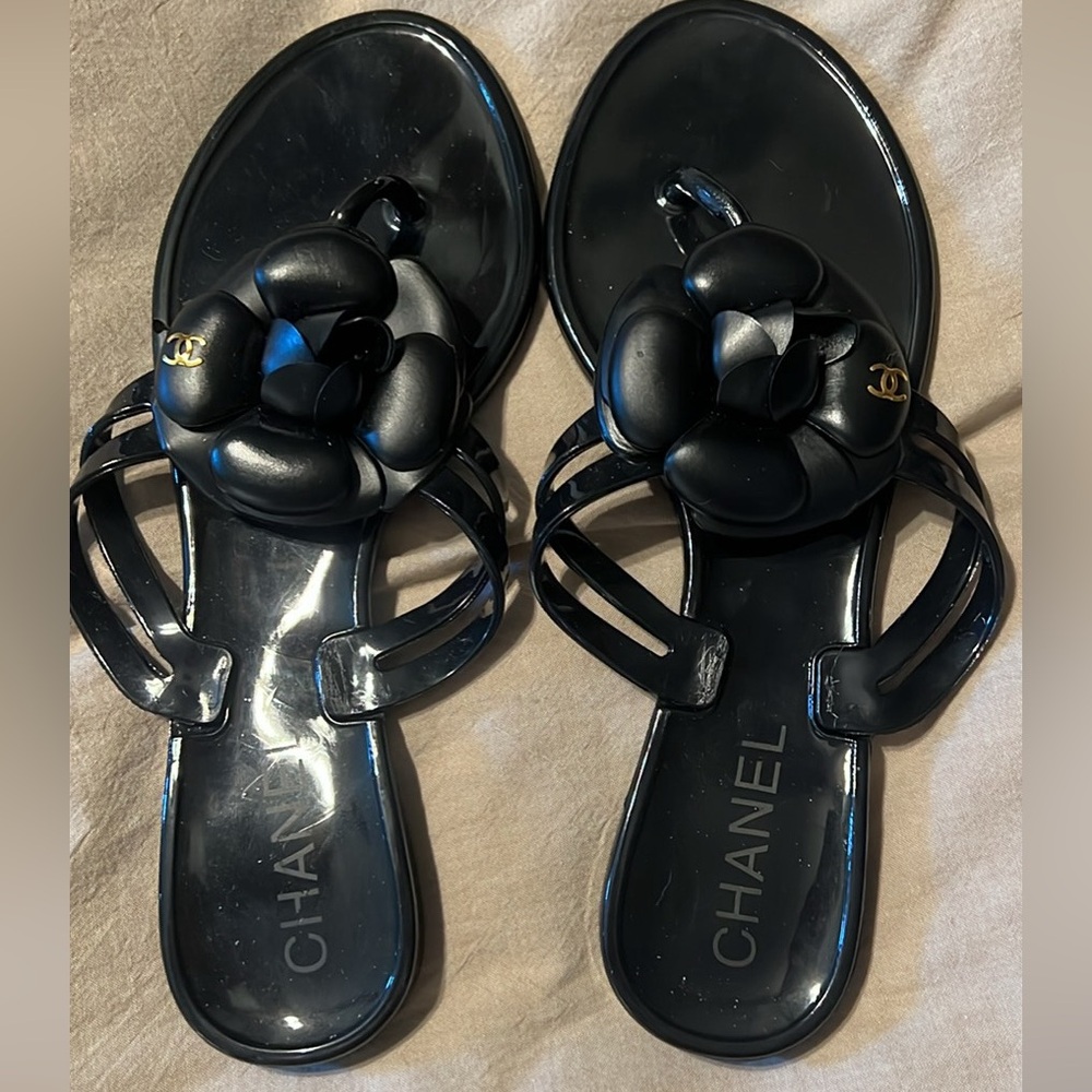 Jelly sandals size 6